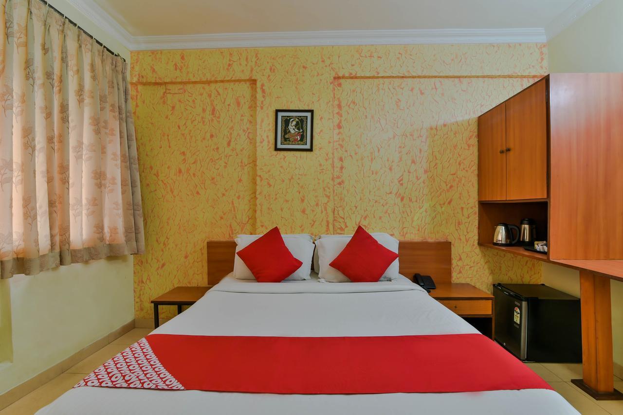 Hotel Manoshanti Панаджі Екстер'єр фото